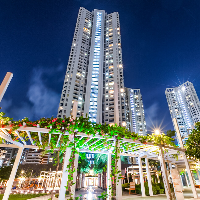 Ultra-luxury real estate: Selling homes that last generations